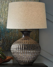 Load image into Gallery viewer, Magan Metal Table Lamp (1/CN)
