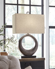 Load image into Gallery viewer, Saria Metal Table Lamp (1/CN)
