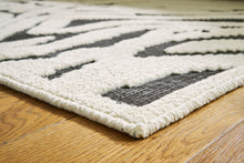 Load image into Gallery viewer, Thomwith Washable Medium Rug
