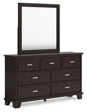 Load image into Gallery viewer, Covetown King Panel Bed with Mirrored Dresser, Chest and 2 Nightstands
