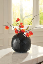 Load image into Gallery viewer, Ryanford Vase
