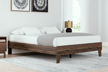 Load image into Gallery viewer, Calverson Queen Platform Bed with 2 Nightstands
