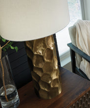 Load image into Gallery viewer, Marshawn Metal Table Lamp (1/CN)
