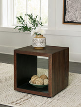 Load image into Gallery viewer, Hensington Square End Table
