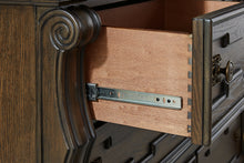 Load image into Gallery viewer, Maylee Five Drawer Chest
