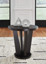 Load image into Gallery viewer, Chasinfield Coffee Table with 1 End Table
